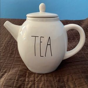 Rae Dunn tea pot